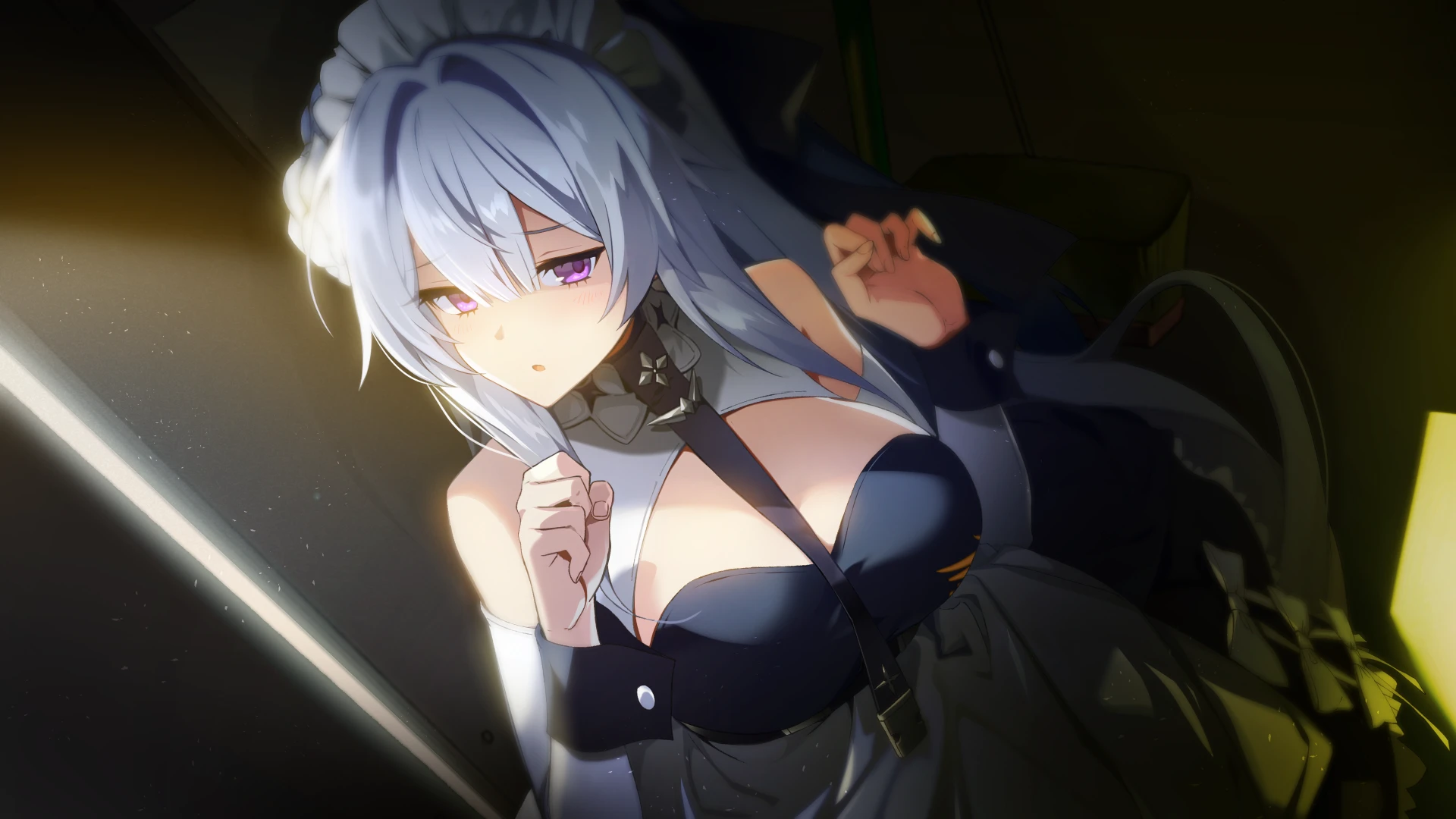 MAID TWOHANDER 03